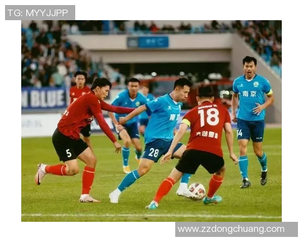 南京足球队在足球团队协作排行榜中荣获第三名展现出强大团队精神与实力